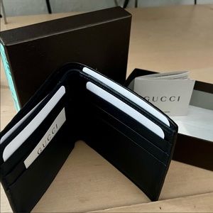 new Gucci  Blue Microguccdssima Leather Bi-fold Wallet /dust bag /no creases
